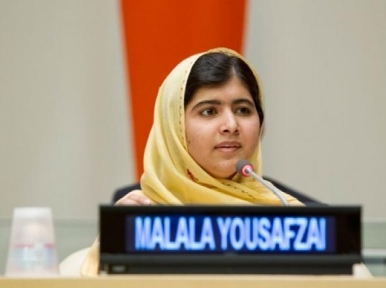 Malala Yousafzai receives 2013 UN human rights prize