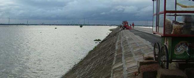 ২০টি বস্ত্র কারখানা বন্ধ; ৫০ আহত ২০টি বস্ত্র কারখানা বন্ধ; ৫০ আহত