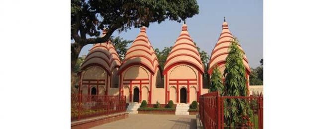 বাগেরহাটে ভাংচুরের পর মন্দিরে অগ্নিসংযোগ বাগেরহাটে ভাংচুরের পর মন্দিরে অগ্নিসংযোগ