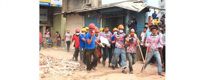 সাভারে ভবনধসে আরো ১৯টি দেহ উদ্ধার সাভারে ভবনধসে আরো ১৯টি দেহ উদ্ধার