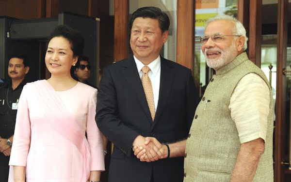 Modi hosts grand Gujarati fiesta for Chinese President