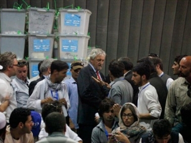 Amid audit delay, UN in Afghanistan proposes criteria for ordering recounts