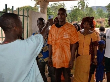 Welcoming boost in Ebola response, Ban urges greater global support to fight epidemic
