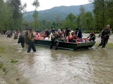 Water recedes, but Kashmir still reels under flood
