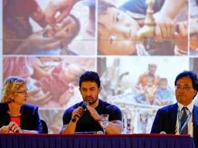Bollywood star shines bright for UNICEF’s South Asia child nutrition campaign