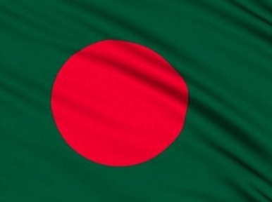চট্টগ্রামে ট্রেন-বাসের সংঘর্ষে মৃত ৪