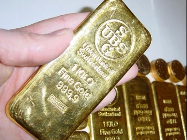  ক্রেতাদের স্বস্তি দিয়ে সোনার দাম কমল 