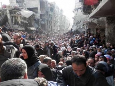 Syria: UN delivers supplies to besieged camp amid devastation