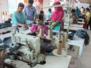 Export of manufactured clothes gaining momentum 
