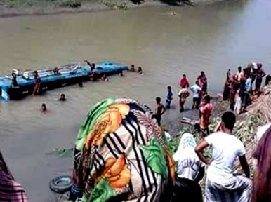 Bus mishap hits Bangladesh 