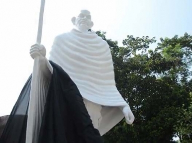 Bangladesh: Largest Gandhi statue unveiled 