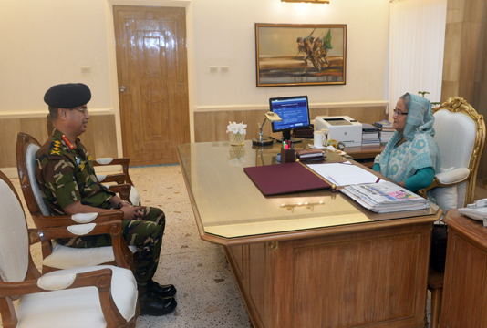 Army chief meets Sheikh Hasina last time
