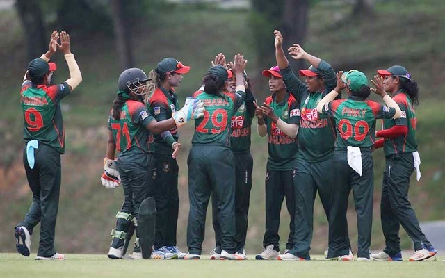 Bangladesh eves reach semis