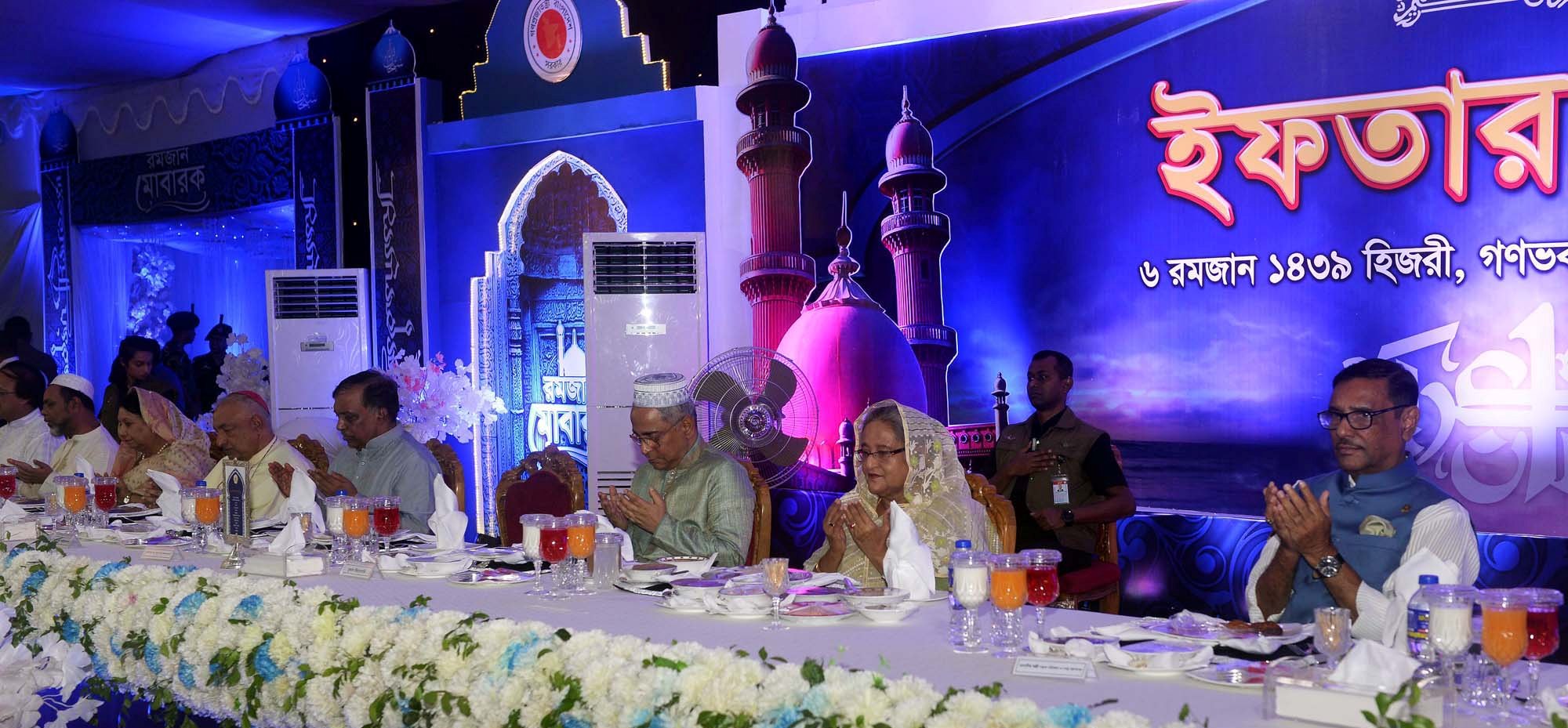 Sheikh Hasina participates in Iftar with judges, diplomats 