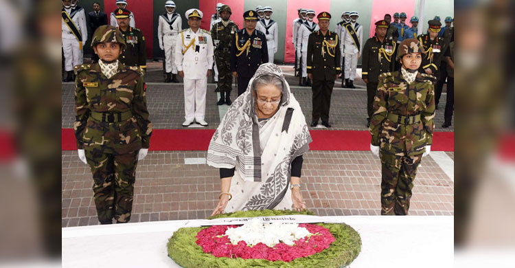 PM Hasina pays tribute in Tungipara