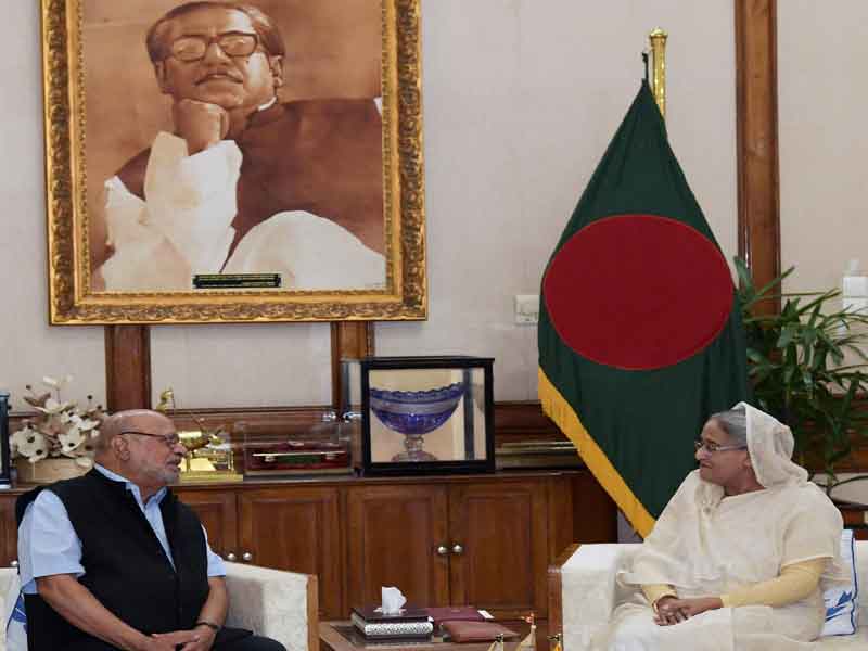Shyam Benegal finding actor who can play the character of Bangabandhu