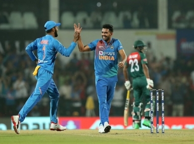 India beat Bangladesh by 30 runs to grab T20 I series 