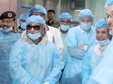 PM Hasina sees Dr. Toufiq in hospital 