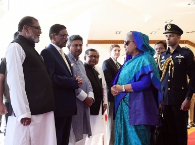 Sheikh Hasina leaves for Washington 