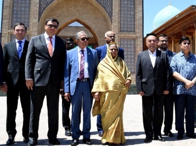 President Hamid receives warm welcome in Uzbekistan
