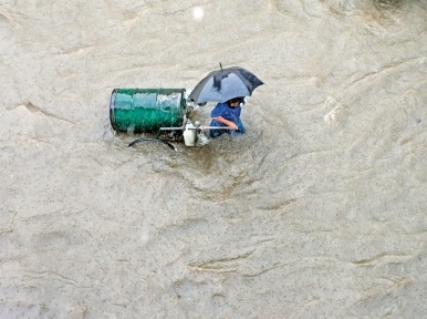 Heavy rains hit parts of Bangladesh 