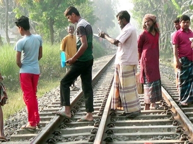 Two brothers die after being hit by train in Bangladesh