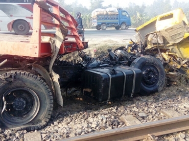 Train hits lorry driver, killed