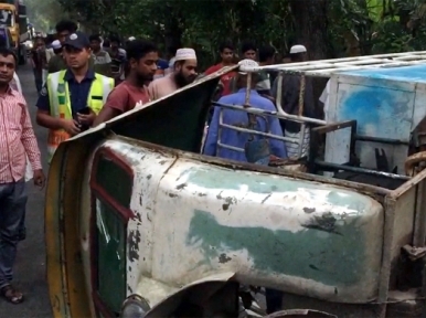 Bagerahat: Road Accident leaves 2 dead 