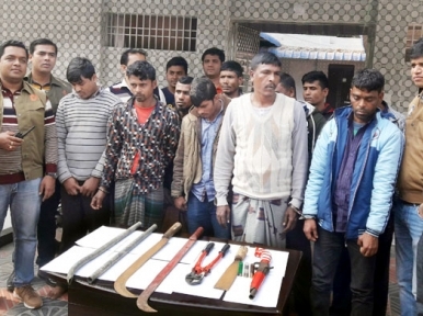 Bangladesh: 10 Dacoit arrested with arms