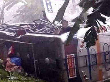 Bangladesh: Bus falls in gorge, 2 killed