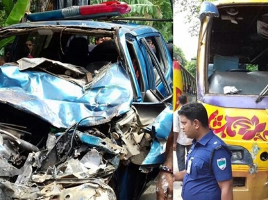 Bus hits Police pickup van in Bangladesh