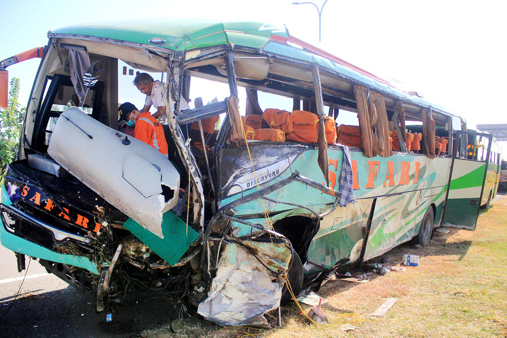 12 thousand people died in road mishap in past five years 