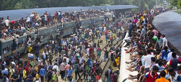 Eid: No place for commuters even on top of trains 