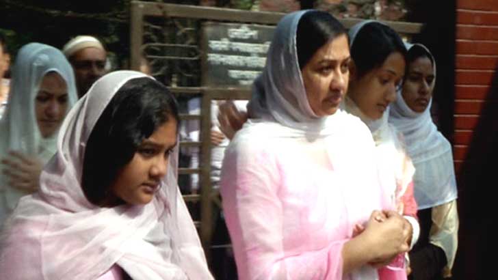 Khaleda Zia eats home cooked food on Eid day 