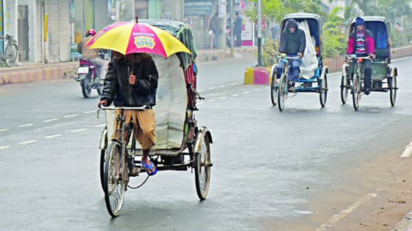 Fog, rain hit life in Bangladesh 