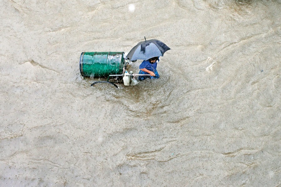 Heavy rains hit parts of Bangladesh 