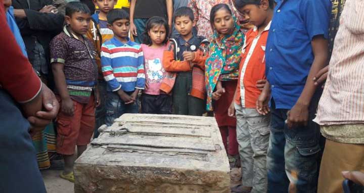 Doubt over old locker in Bangladesh city 