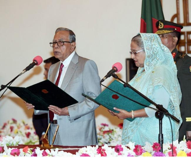PM Sheikh Hasina,President Hamid stand beside Kader