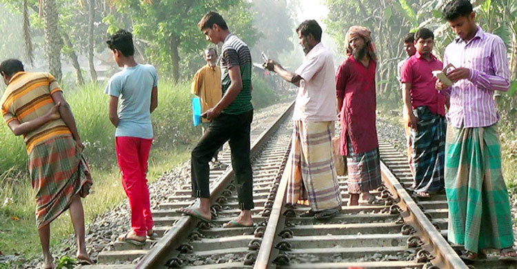 Two brothers die after being hit by train in Bangladesh