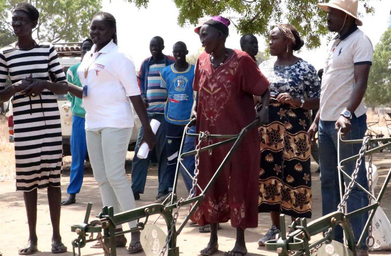 Women plough the way to peace in South Sudan resettlement project
