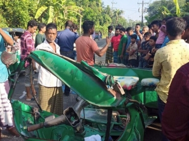Road accident kills two, injures three in Feni