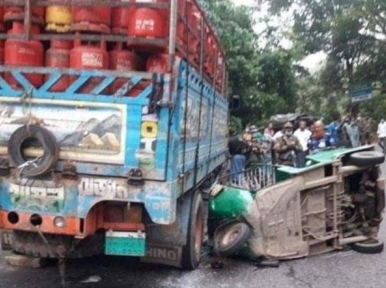 Rangamati: Driver killed as Truck, auto rickshaw collide