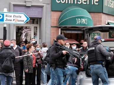 Paris: People mourn Nice knife attack