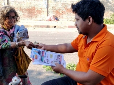 রাজশাহীর হকার খুকির দায়িত্ব গ্রহণ করলেন প্রধানমন্ত্রী