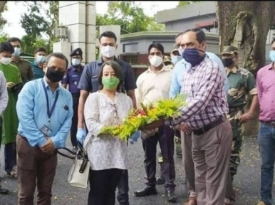 বেনাপোল হয়ে দেশে ফিরলেন ভারতের বিদায়ী হাইকমিশনার