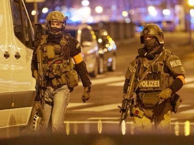 Vienna shooting: Three killed, many injured as gunmen storm Austrian capital