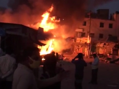 Massive blaze guts Gazipur market; one shopkeeper killed