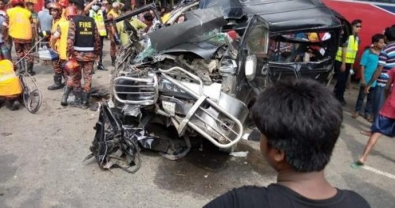 Two dead as bus, micro bus collide in Comilla