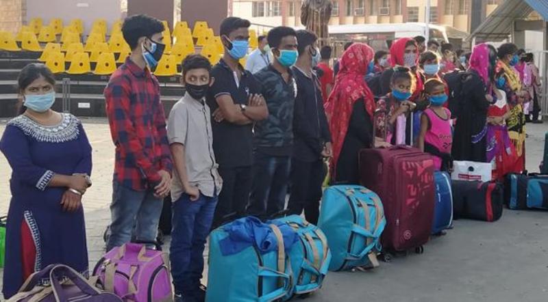 Indian police hands over 30 Bangladeshis detained in the country Indian police hands over 30 Bangladeshis detained in the country