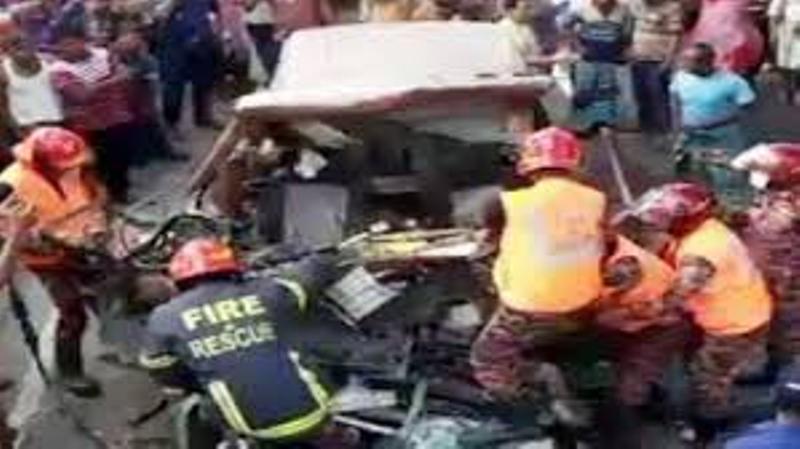 Five killed as ambulance collides with truck in Kushtia